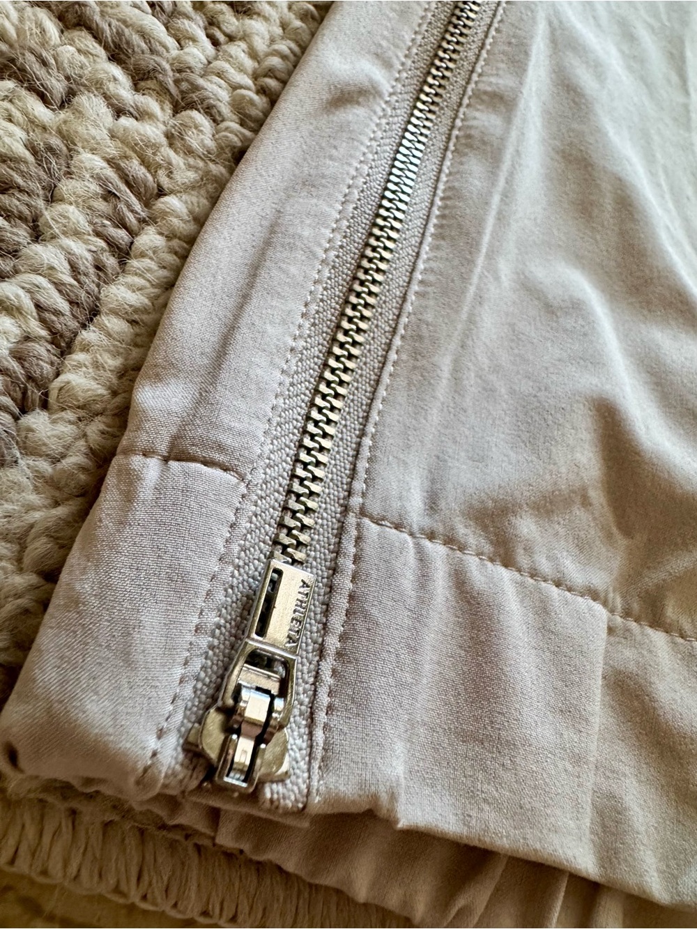 Athleta Cream High Waisted Jogger Pants Flat Waistband Stretchy Women’s Size 10 - Picture 3 of 10